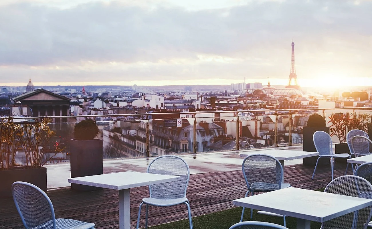 restaurants insolites à paris vue sur la tour Eiffel