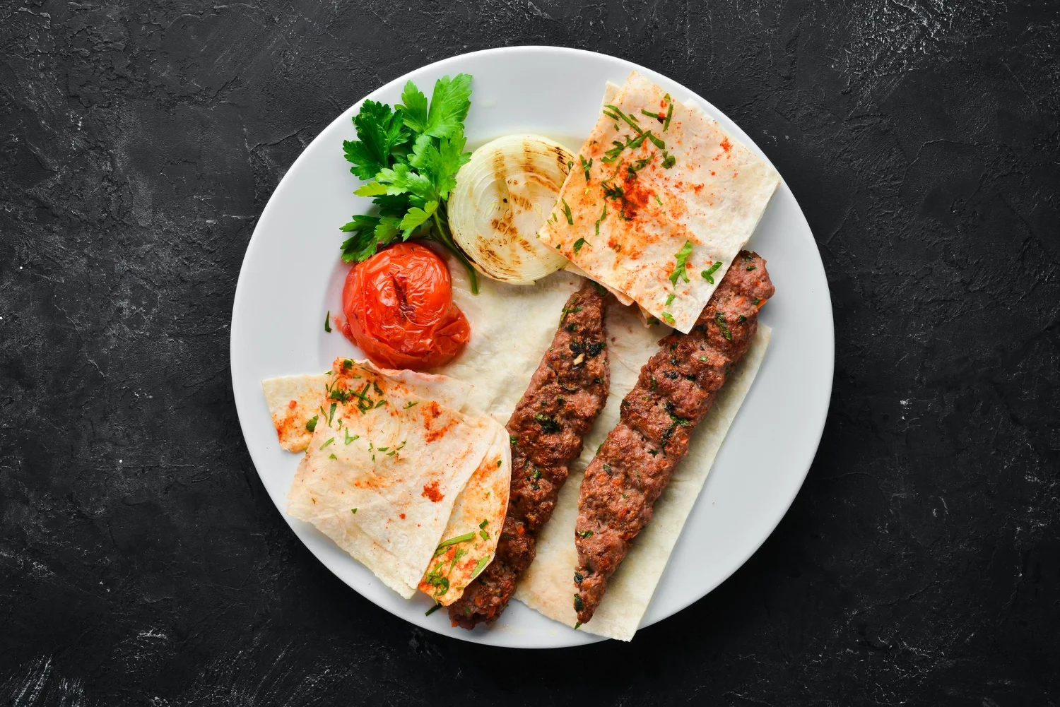 un plat de kebab d'un restaurant turc à paris